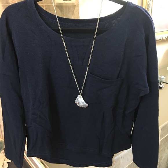 NWOT Size Large Women’s Light Pullover Sweater Top - Picture 1 of 4